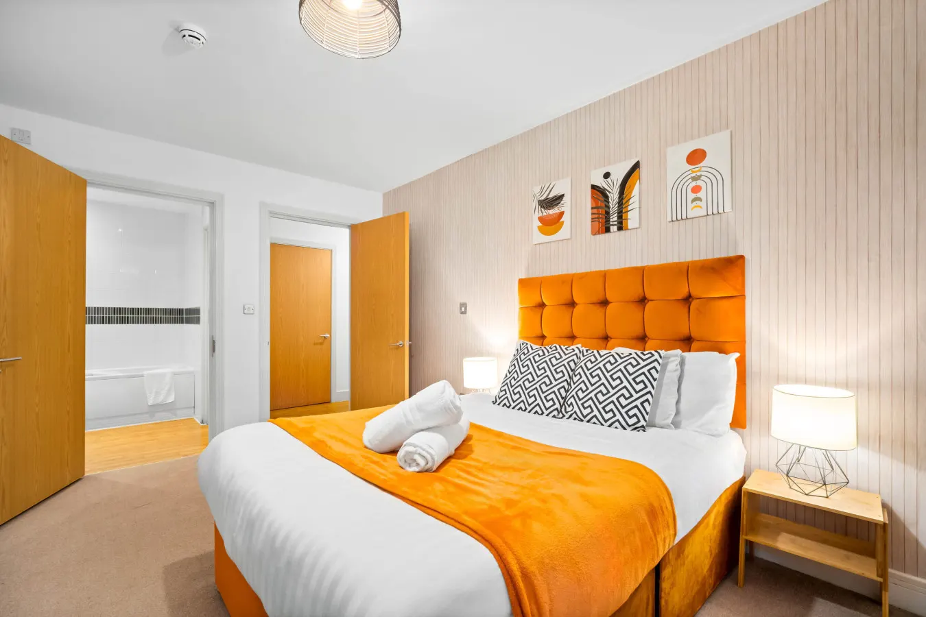 Stylish City Centre Apartment - Terrace - Netflix 9