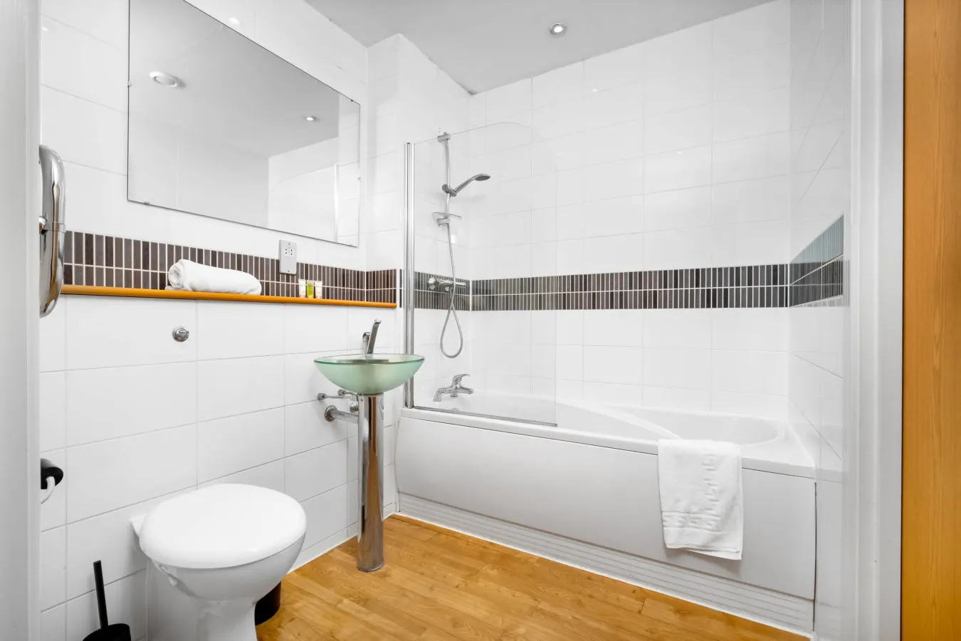 Stylish City Centre Apartment - Terrace - Netflix — photo 5