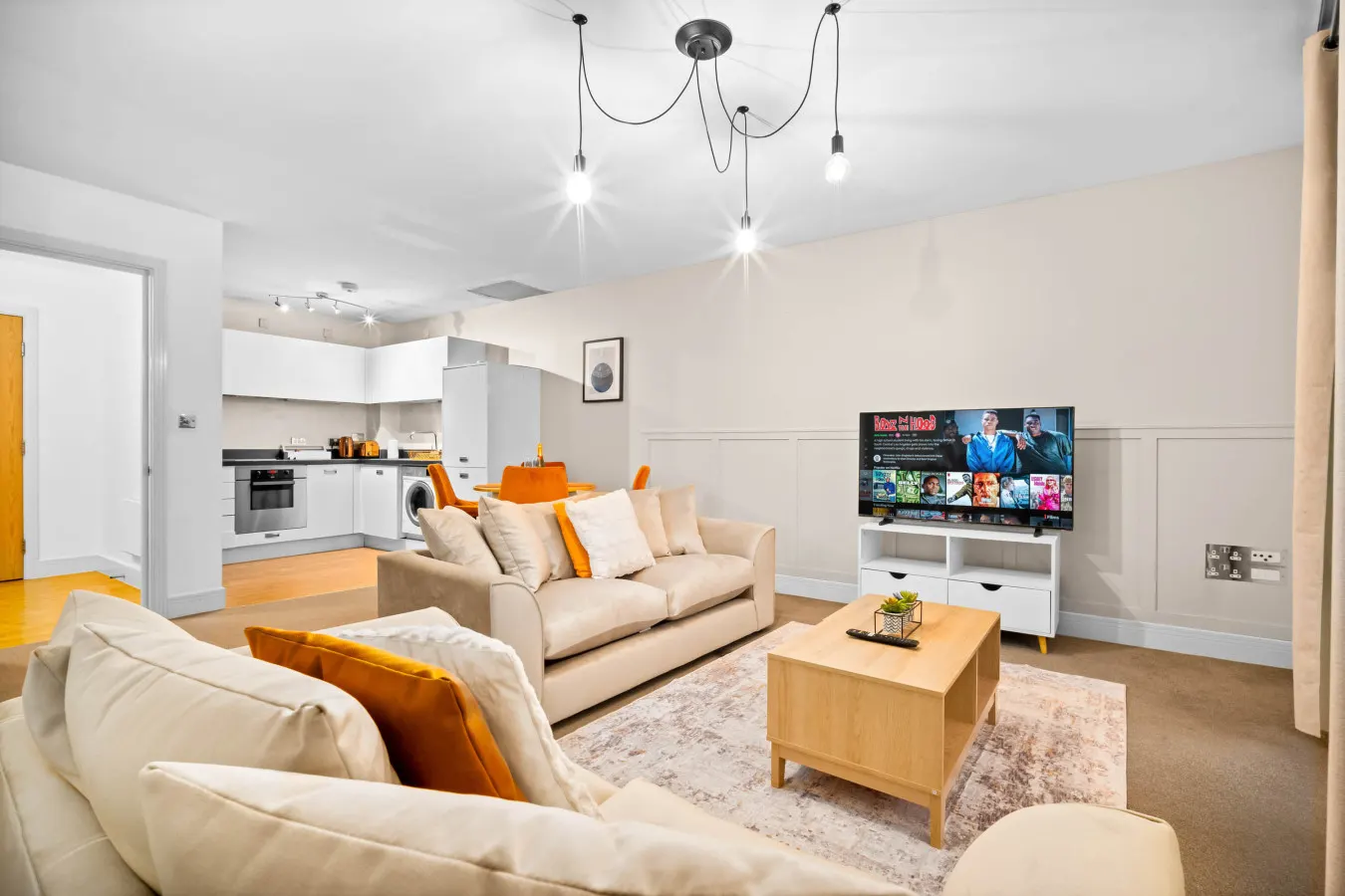 Stylish City Centre Apartment - Terrace - Netflix 6