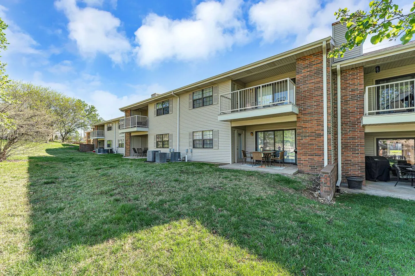 Beautifully Redone Condo Near Strip Pool & Sauna 11