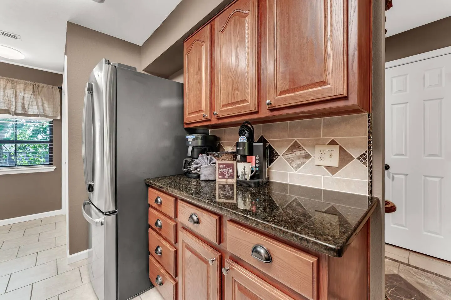 Beautifully Redone Condo Near Strip Pool & Sauna 18