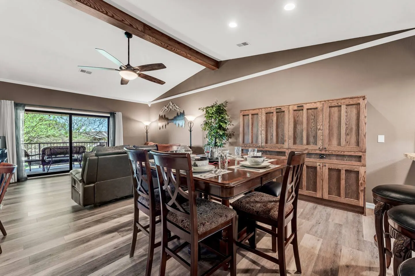 Beautifully Redone Condo Near Strip Pool & Sauna 6