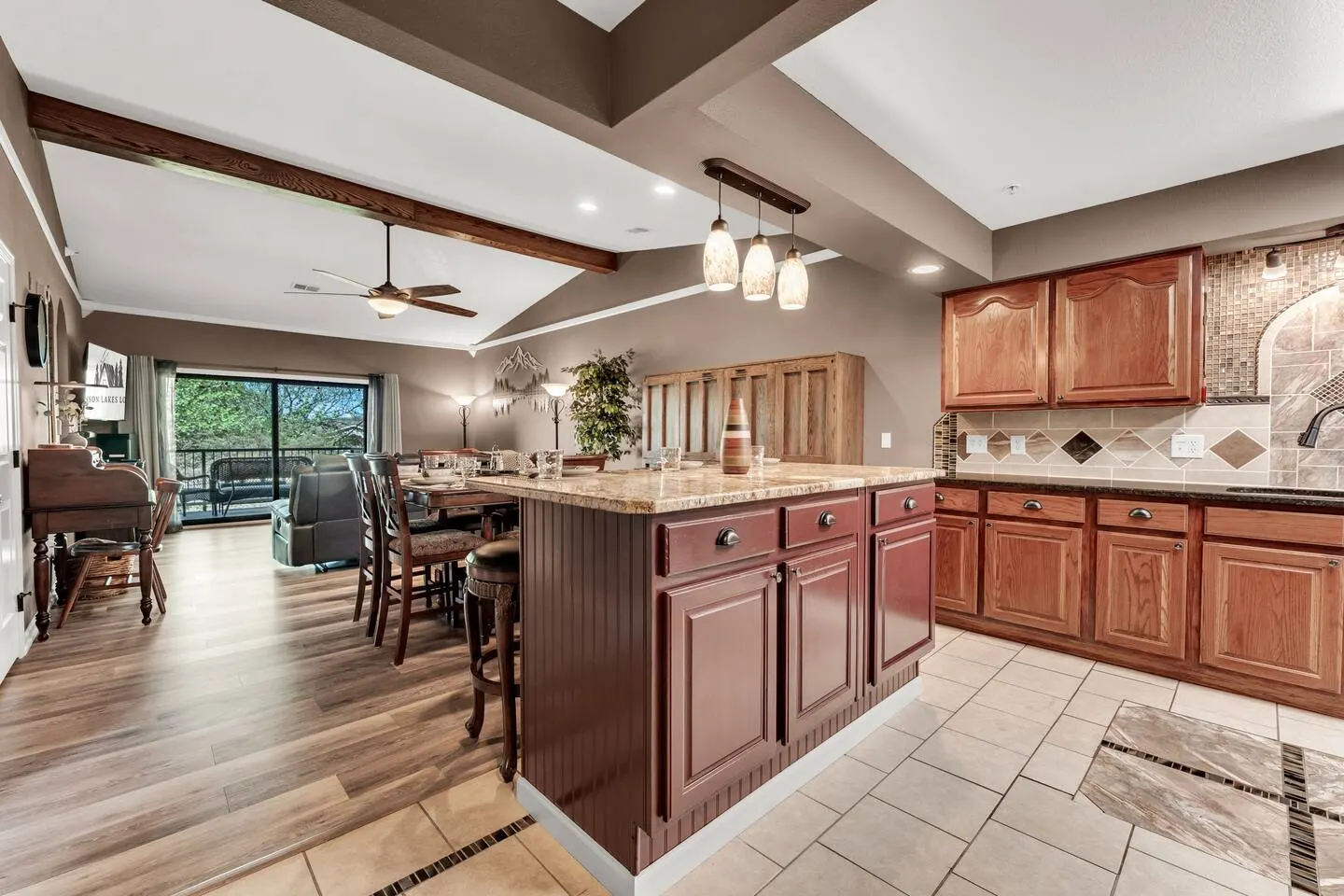 Beautifully Redone Condo Near Strip Pool & Sauna 7
