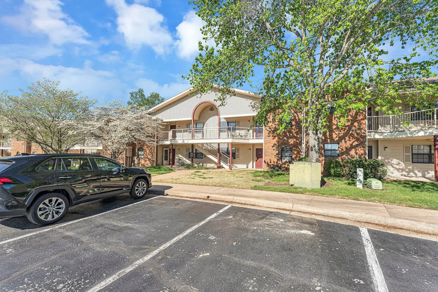 Beautifully Redone Condo Near Strip Pool & Sauna 8