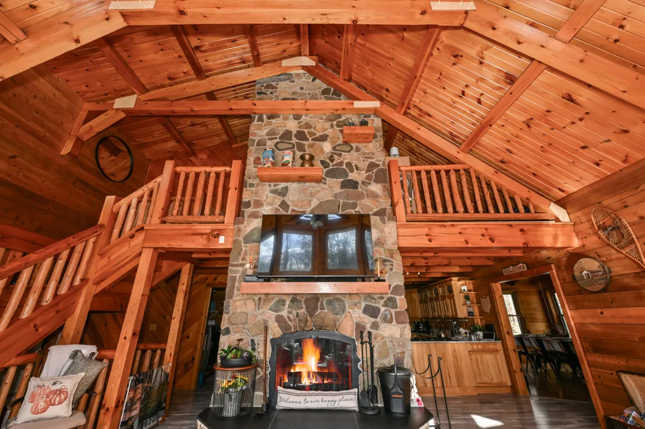 Cozy Kinsman Cabin in the woods w/Hot Tub — photo 2