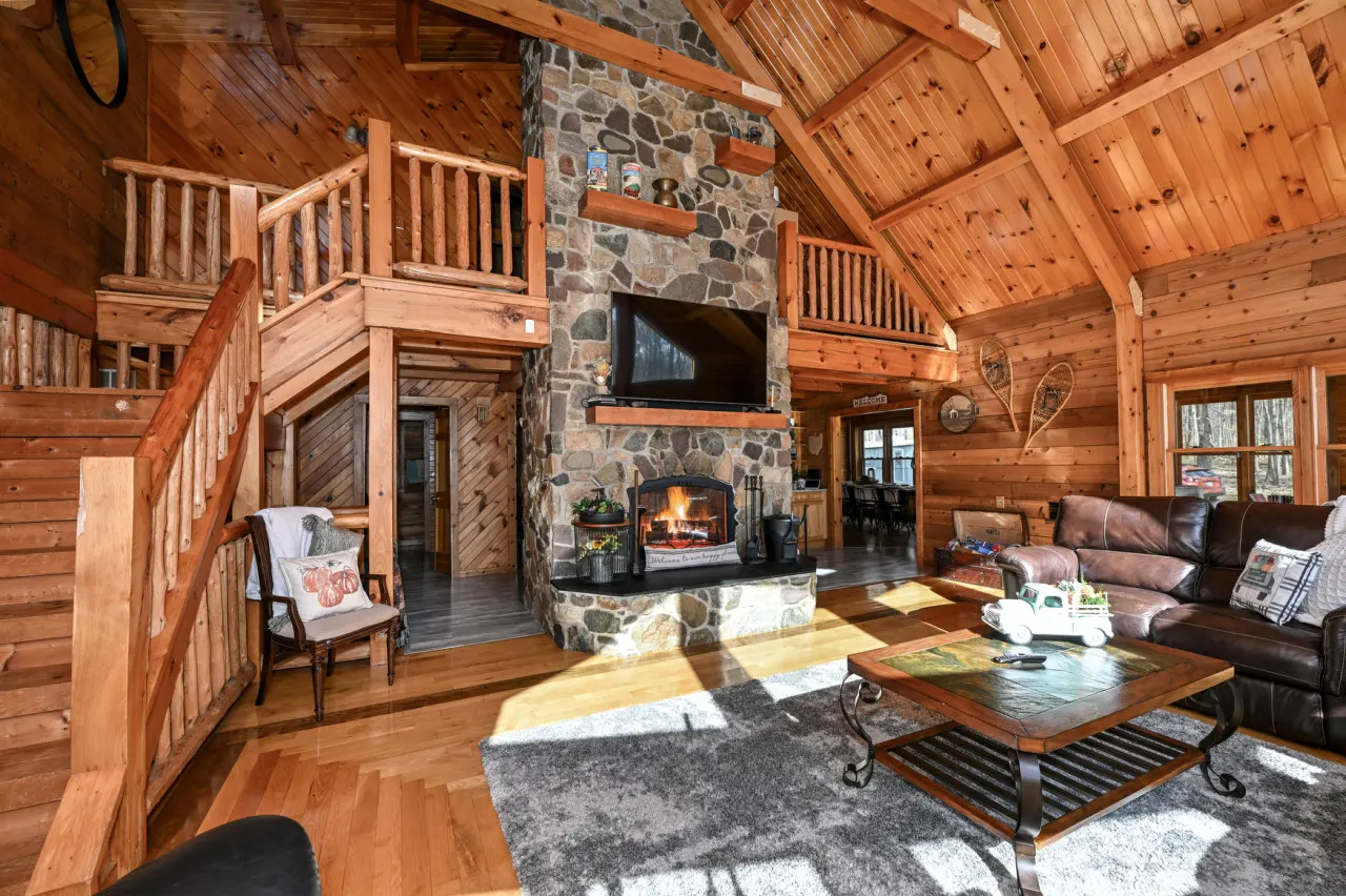 Cozy Kinsman Cabin in the woods w/Hot Tub 11