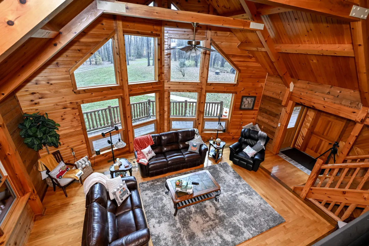 Cozy Kinsman Cabin in the woods w/Hot Tub 12