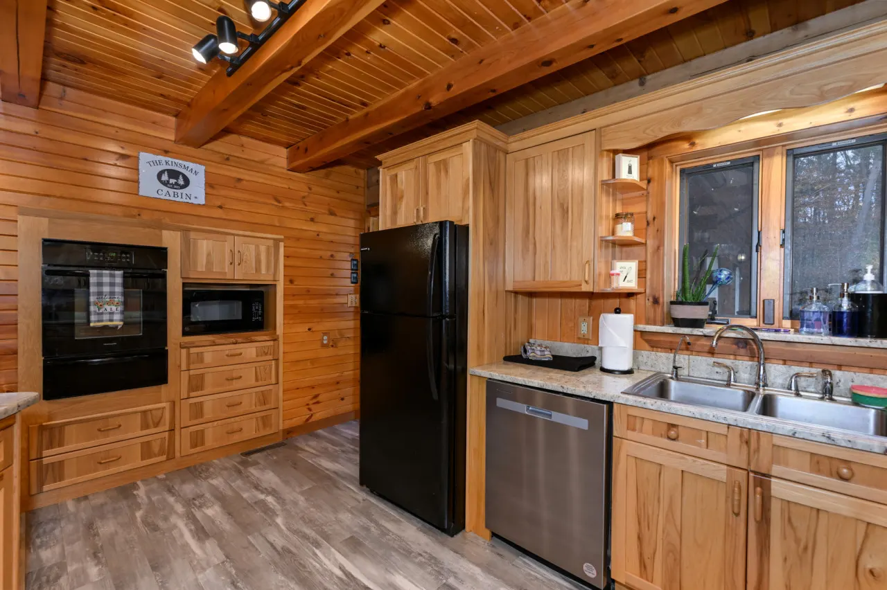 Cozy Kinsman Cabin in the woods w/Hot Tub 14