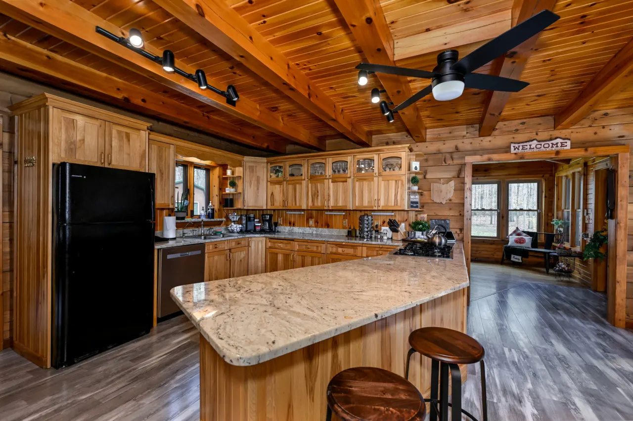 Cozy Kinsman Cabin in the woods w/Hot Tub 15