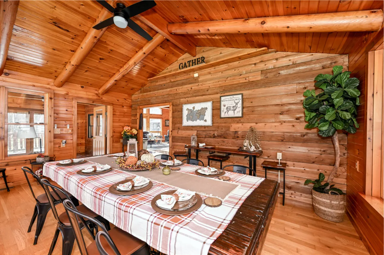 Cozy Kinsman Cabin in the woods w/Hot Tub 18
