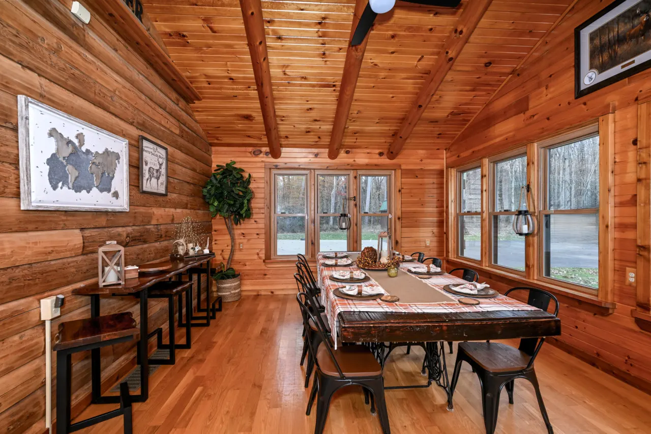 Cozy Kinsman Cabin in the woods w/Hot Tub 20