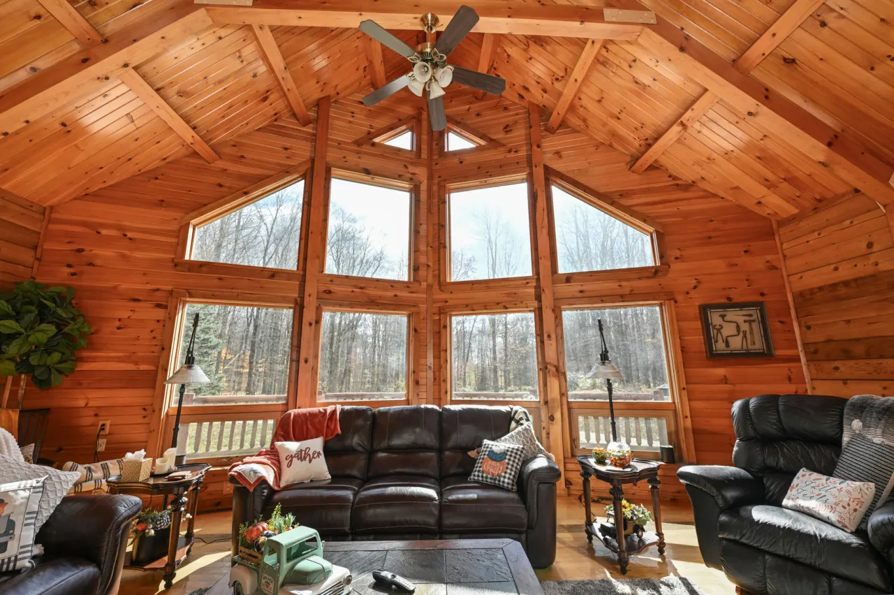 Cozy Kinsman Cabin in the woods w/Hot Tub — photo 3