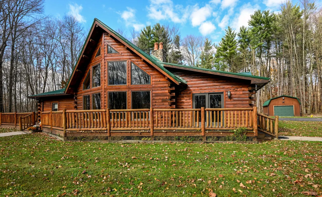 Cozy Kinsman Cabin in the woods w/Hot Tub 6