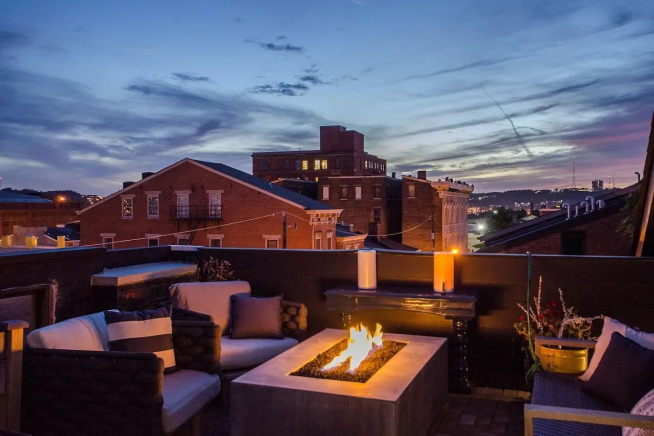 Lux Townhome Washington Park Walk to ALL 11