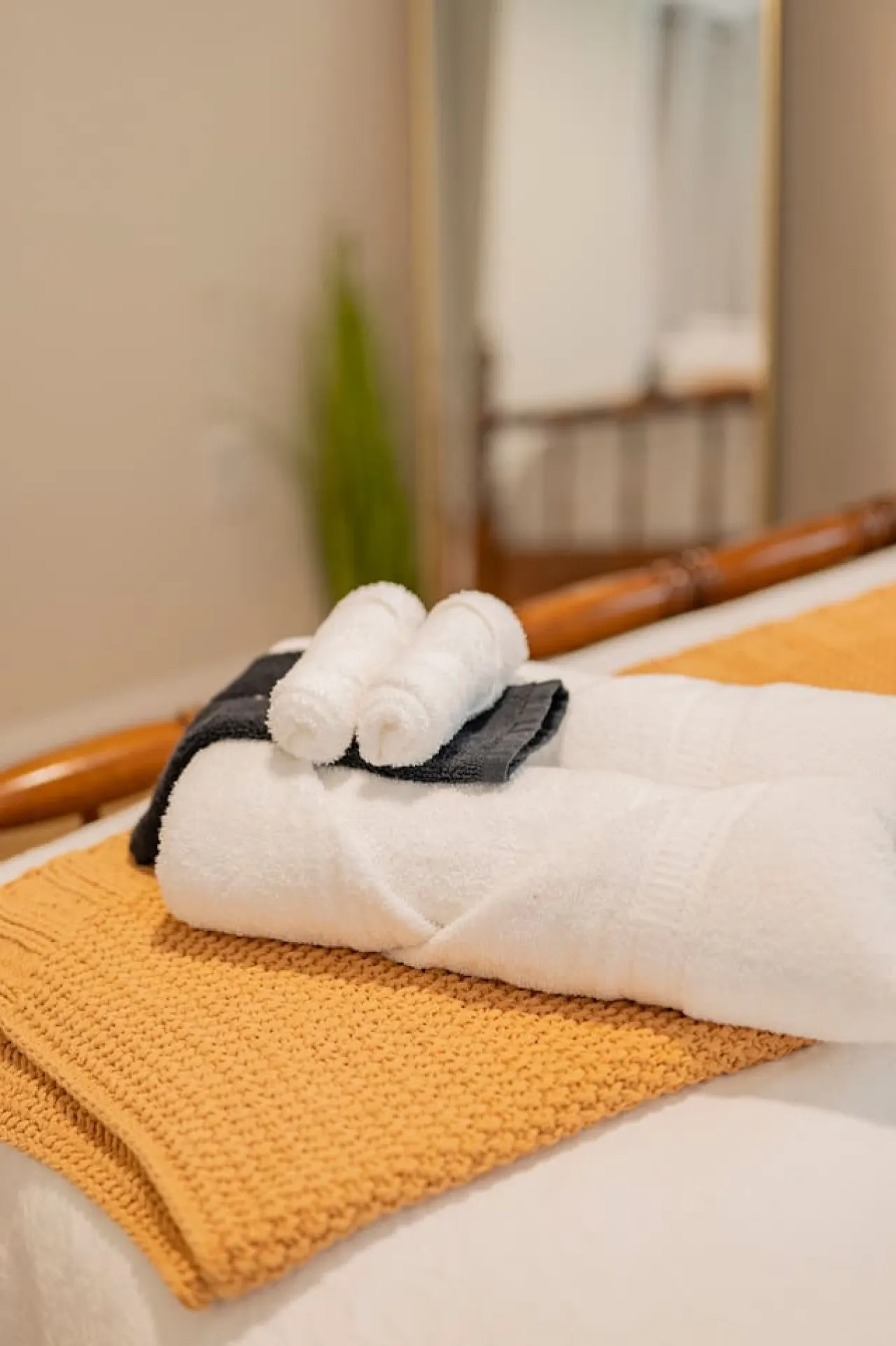 Quaint 3-BR Getaway Free Parking + Free WiFi 18