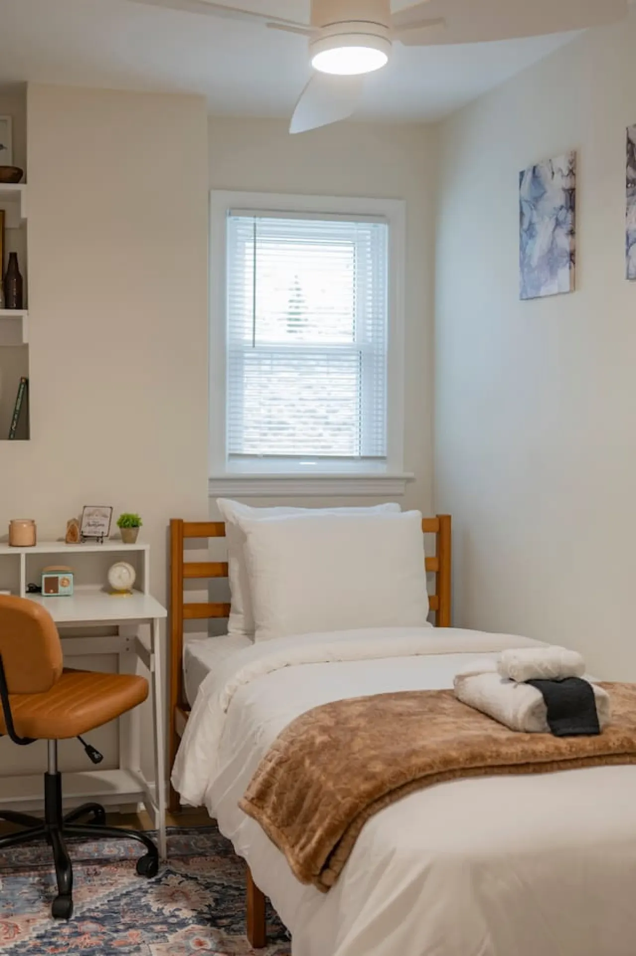 Quaint 3-BR Getaway Free Parking + Free WiFi 20