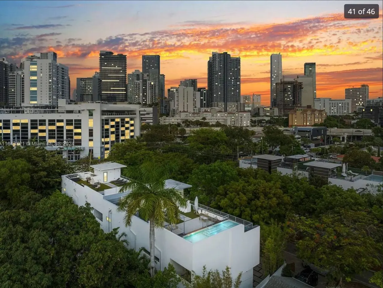 NEW 4BR Luxury Home in Brickell w/Rooftop Pool 3