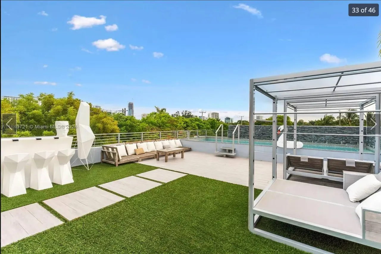 NEW 4BR Luxury Home in Brickell w/Rooftop Pool 4