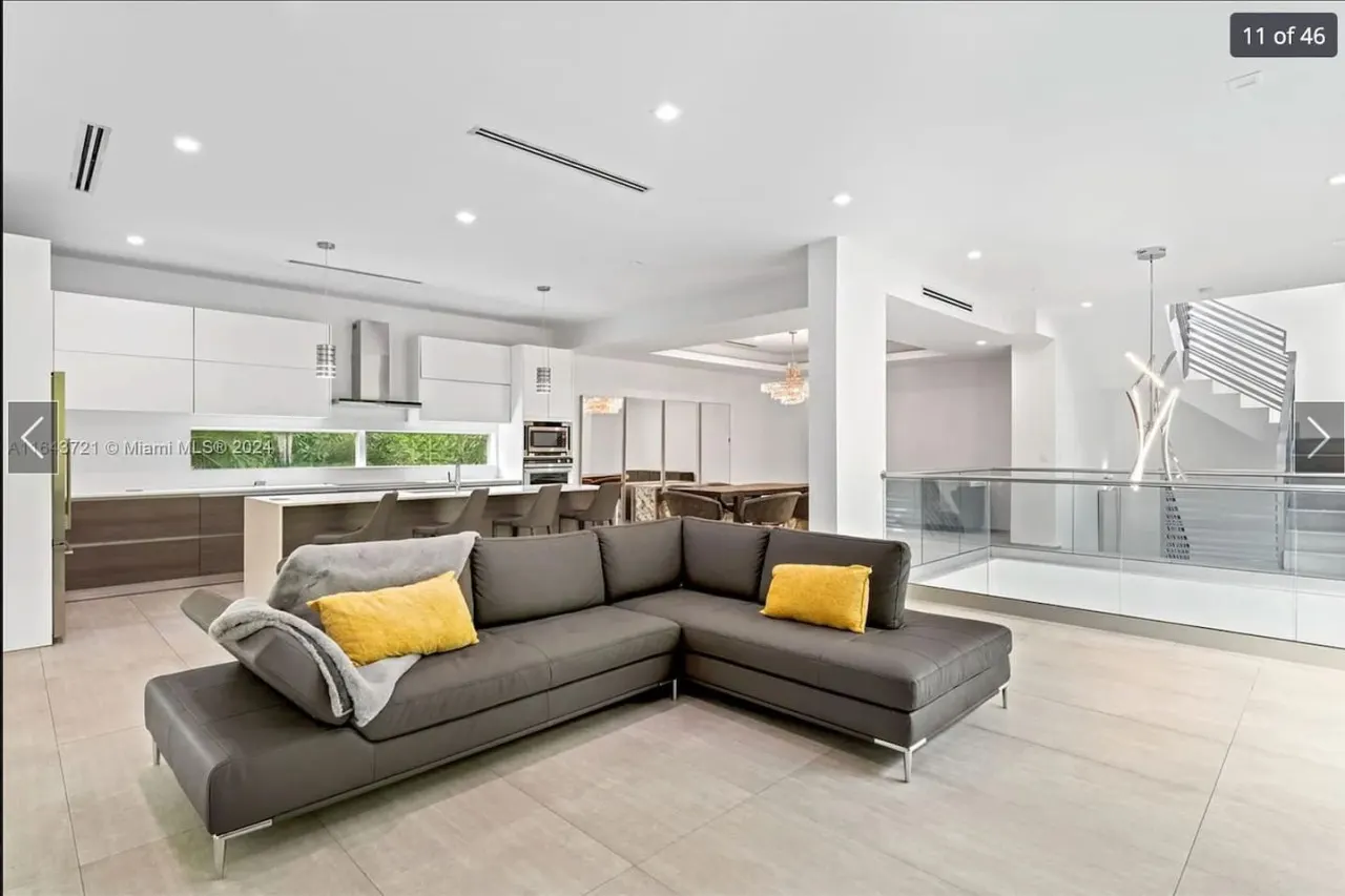 NEW 4BR Luxury Home in Brickell w/Rooftop Pool 8