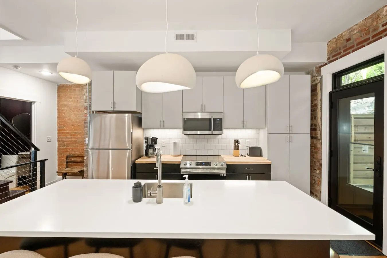 Lux Hidden Gem, 2bd w/ Patio Steps from All OTR — foto 2