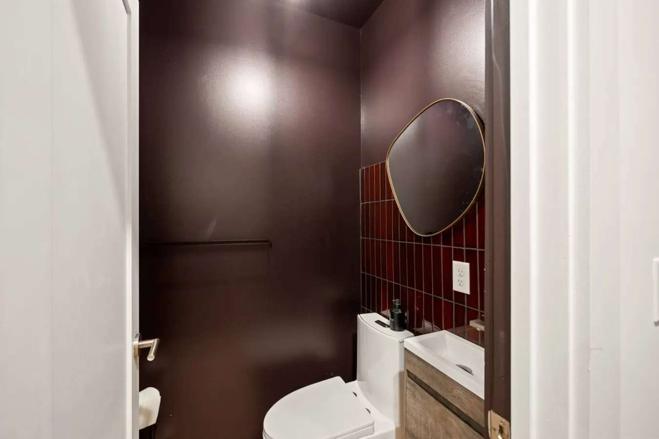 Lux Hidden Gem, 2bd w/ Patio Steps from All OTR 10