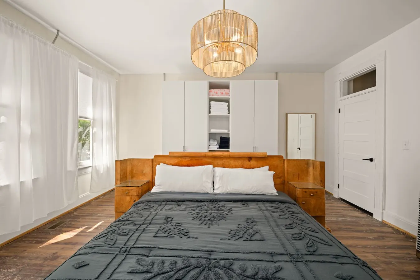 Lux Hidden Gem, 2bd w/ Patio Steps from All OTR — foto 3