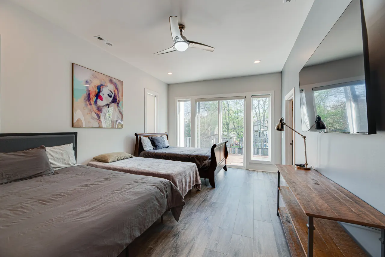 DOWNTOWN w/ Amazing Patios! Walk Everywhere!!! 19