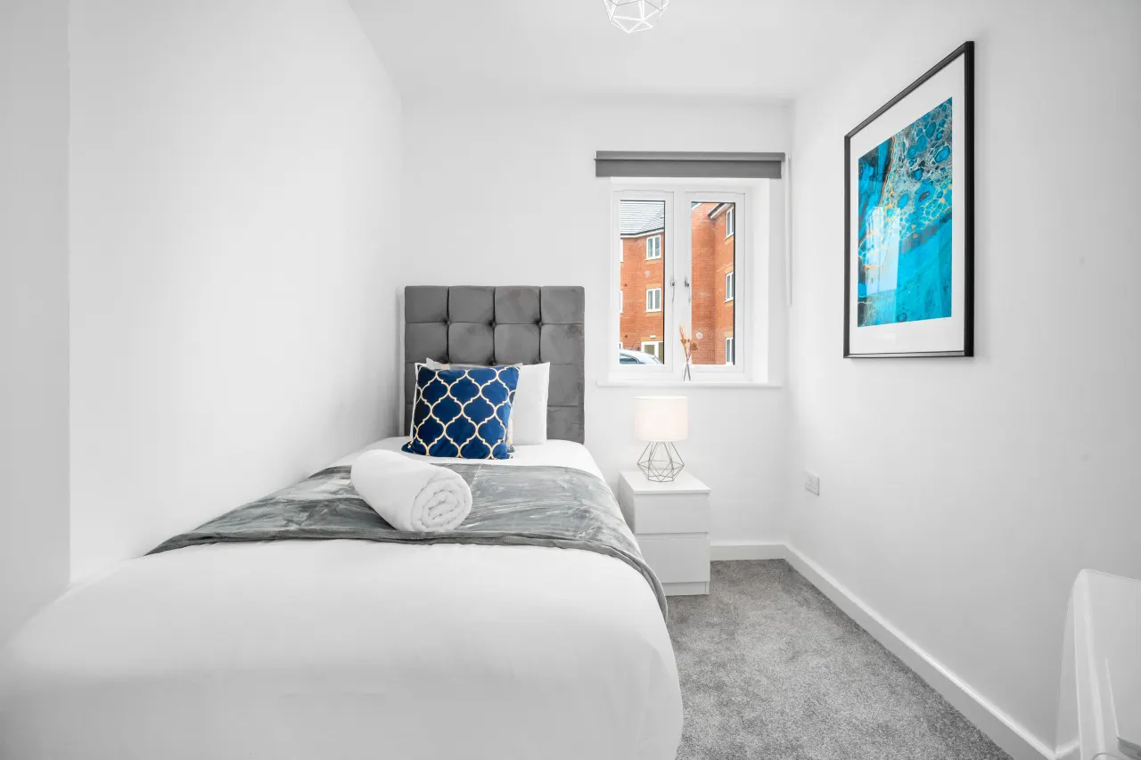 Stylish 2 Bed Apartment - Parking - Smart TV - WIFI 27 9