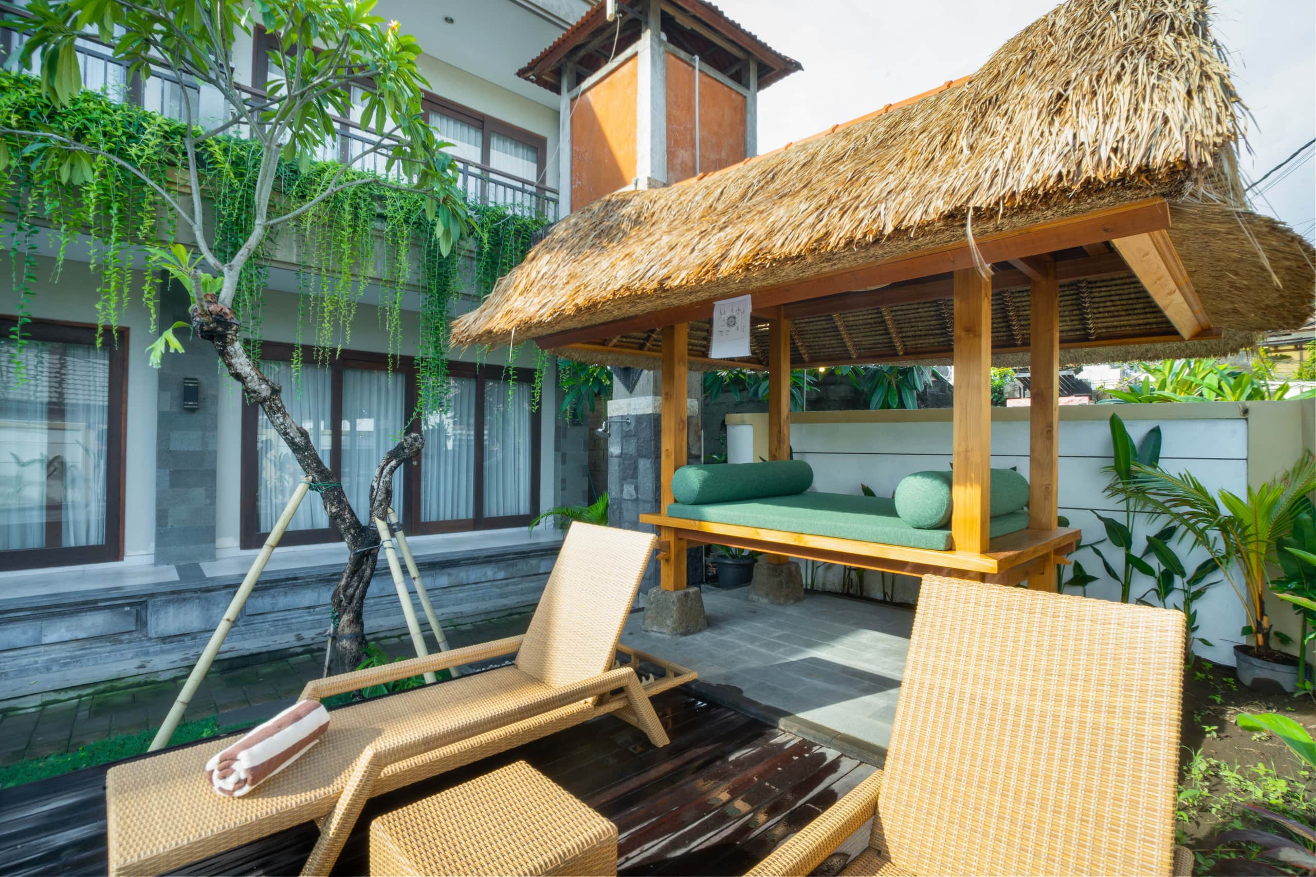 Deluxe room in seminyak center bali 23