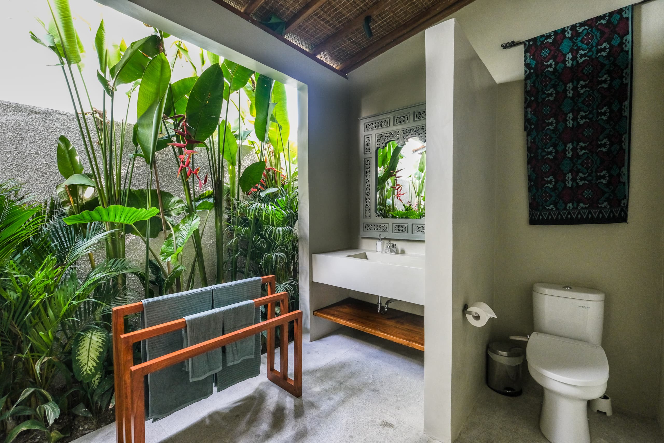 Villa Kikaa: Semi-Open Concept with Balinese Twist 25