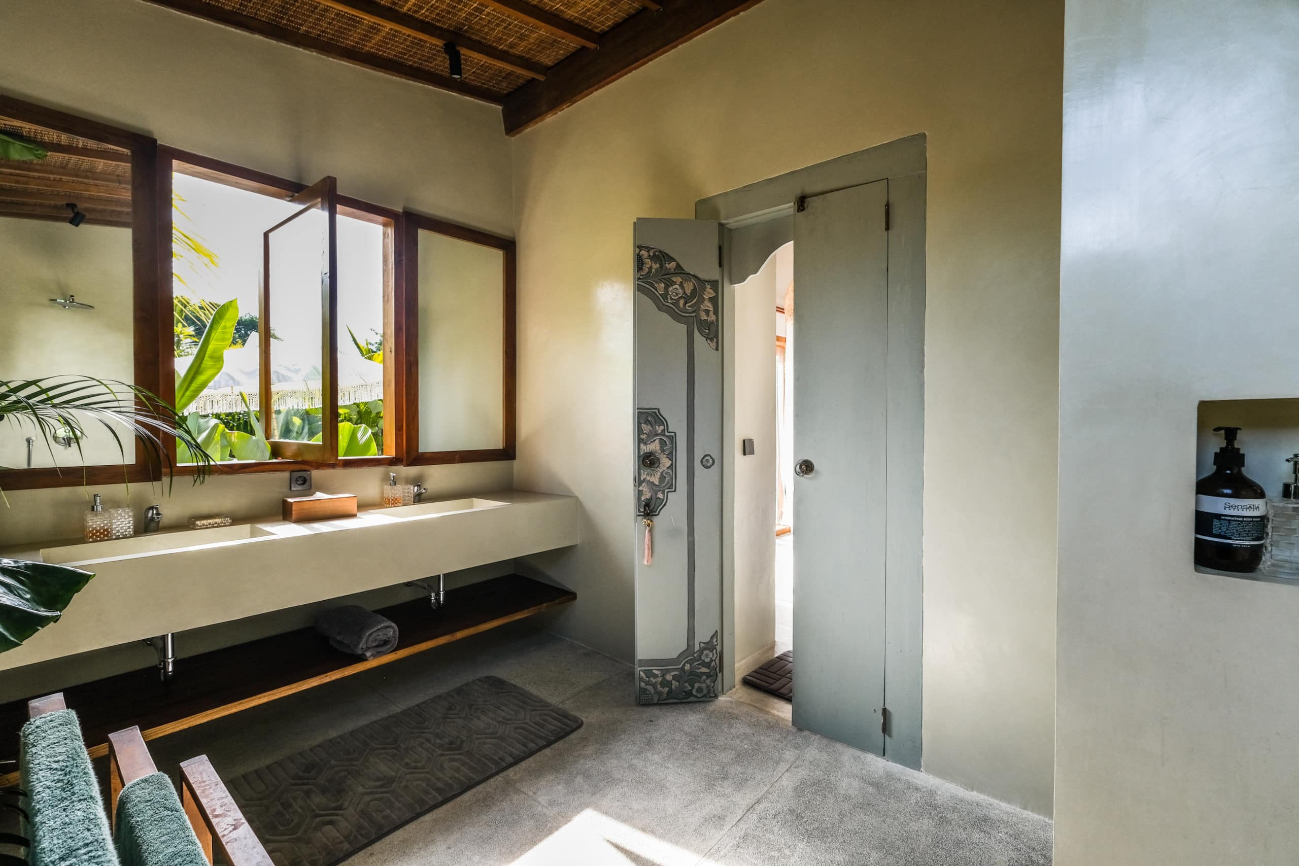 Villa Kikaa: Semi-Open Concept with Balinese Twist 18