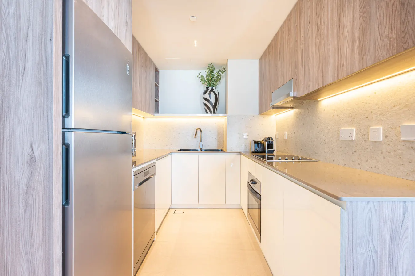 Modern Apartment with Panoramic Sea Views 9