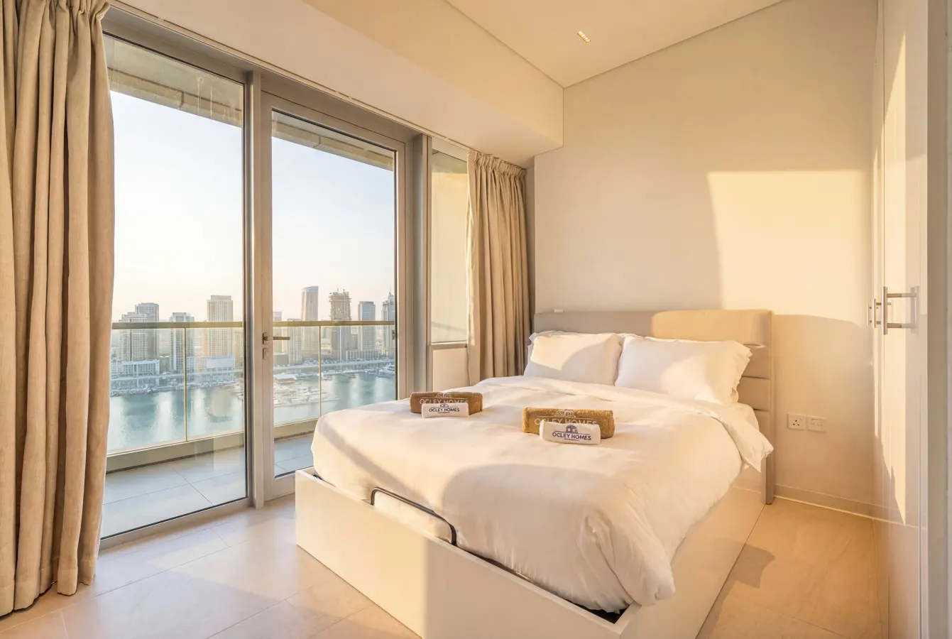Modern Apartment with Panoramic Sea Views — photo 4