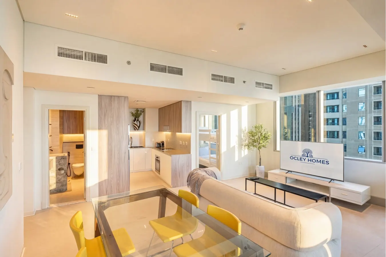 Modern Apartment with Panoramic Sea Views 7