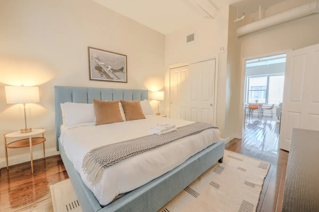 2br/2ba FIDI Apt Keyless Entry Walk anywhere! 9