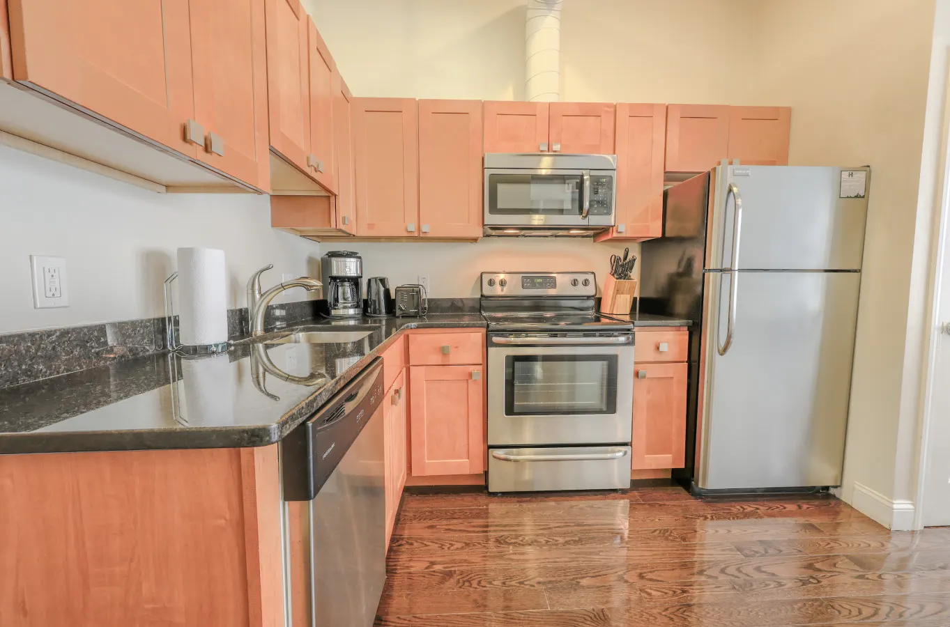 2br/2ba FIDI Apt Keyless Entry Walk anywhere! 7