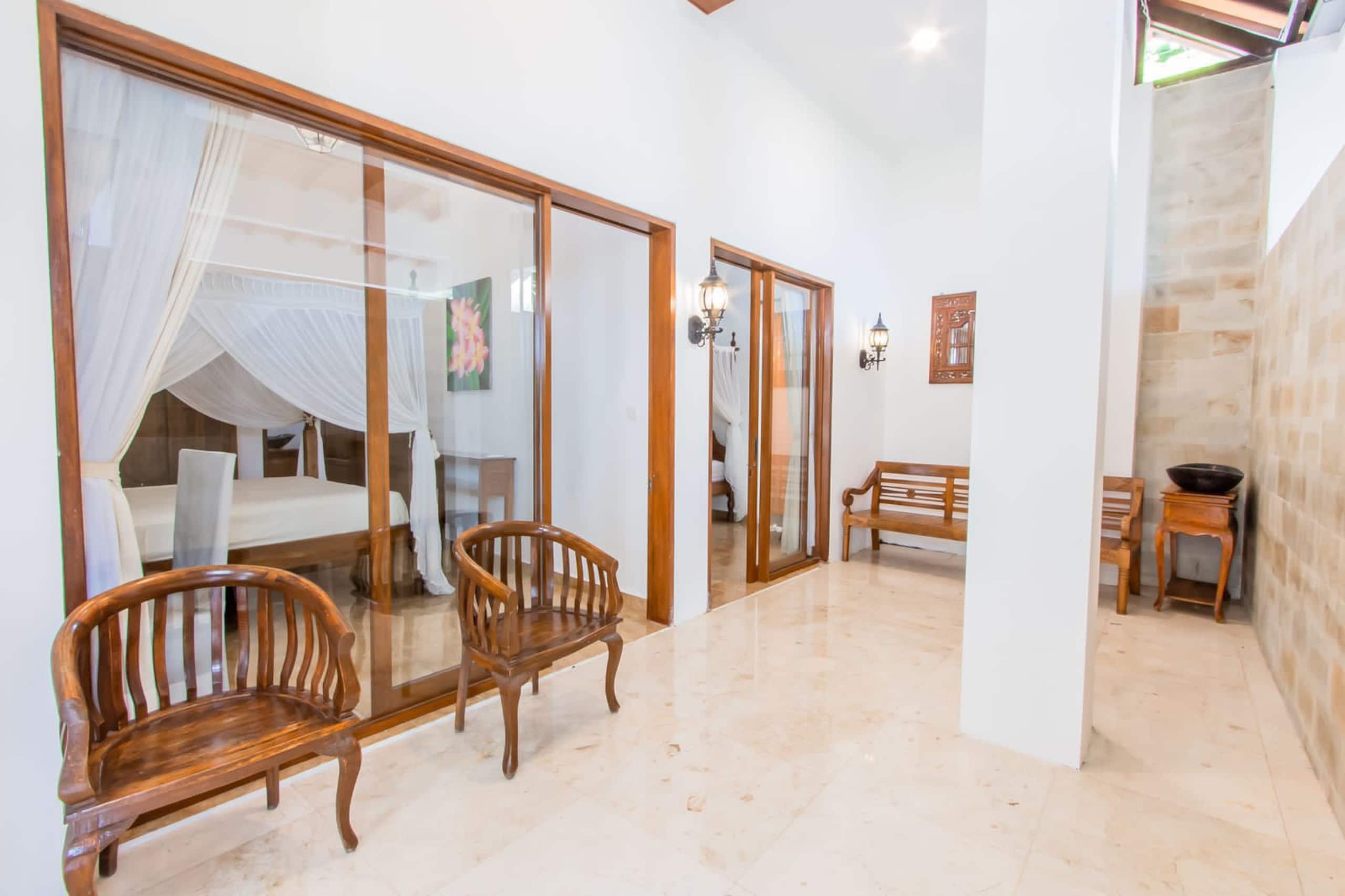 6 BR Tropical Villa with Ocean View in Jimbaran — photo 4