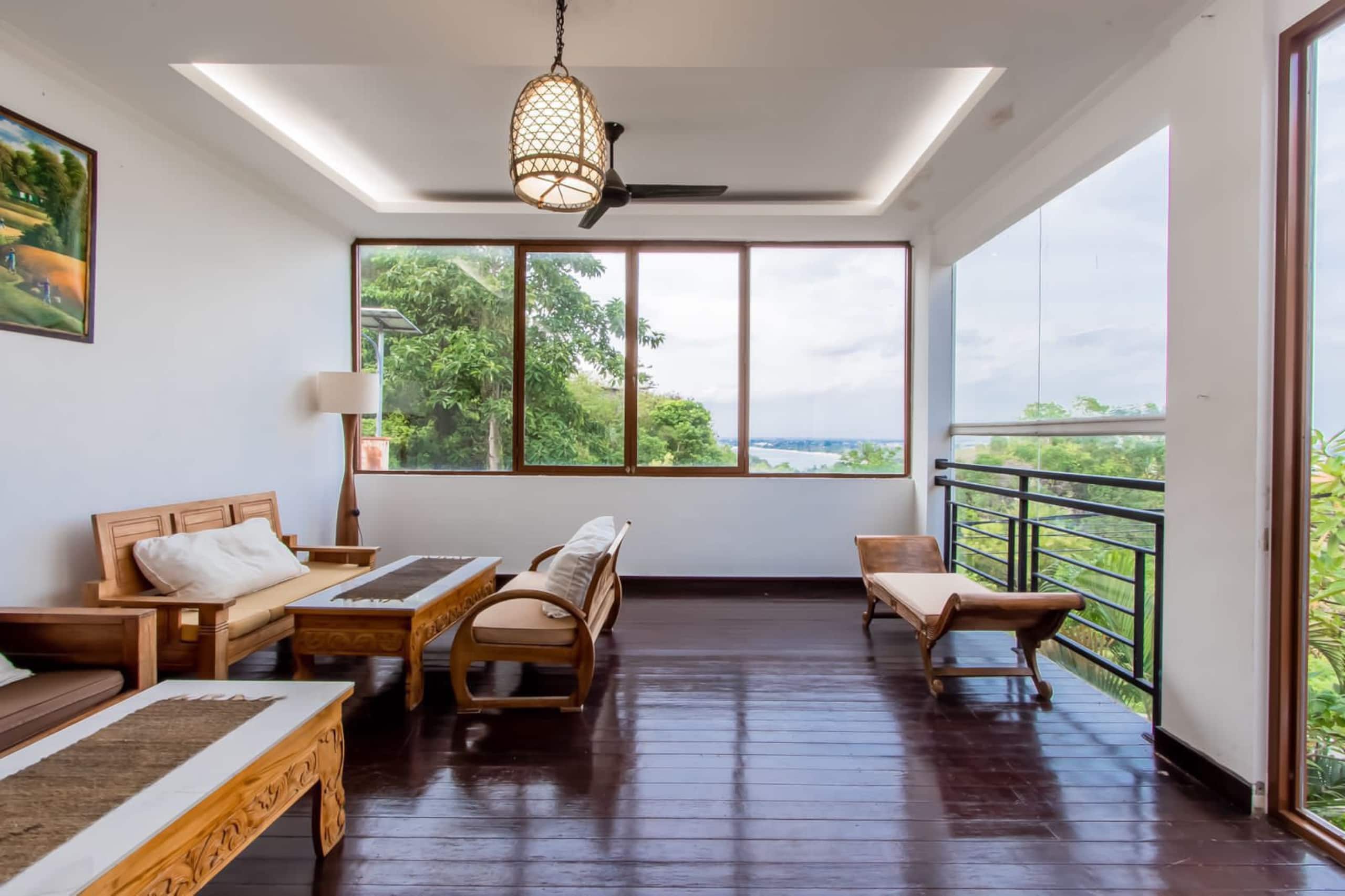 6 BR Tropical Villa with Ocean View in Jimbaran 10