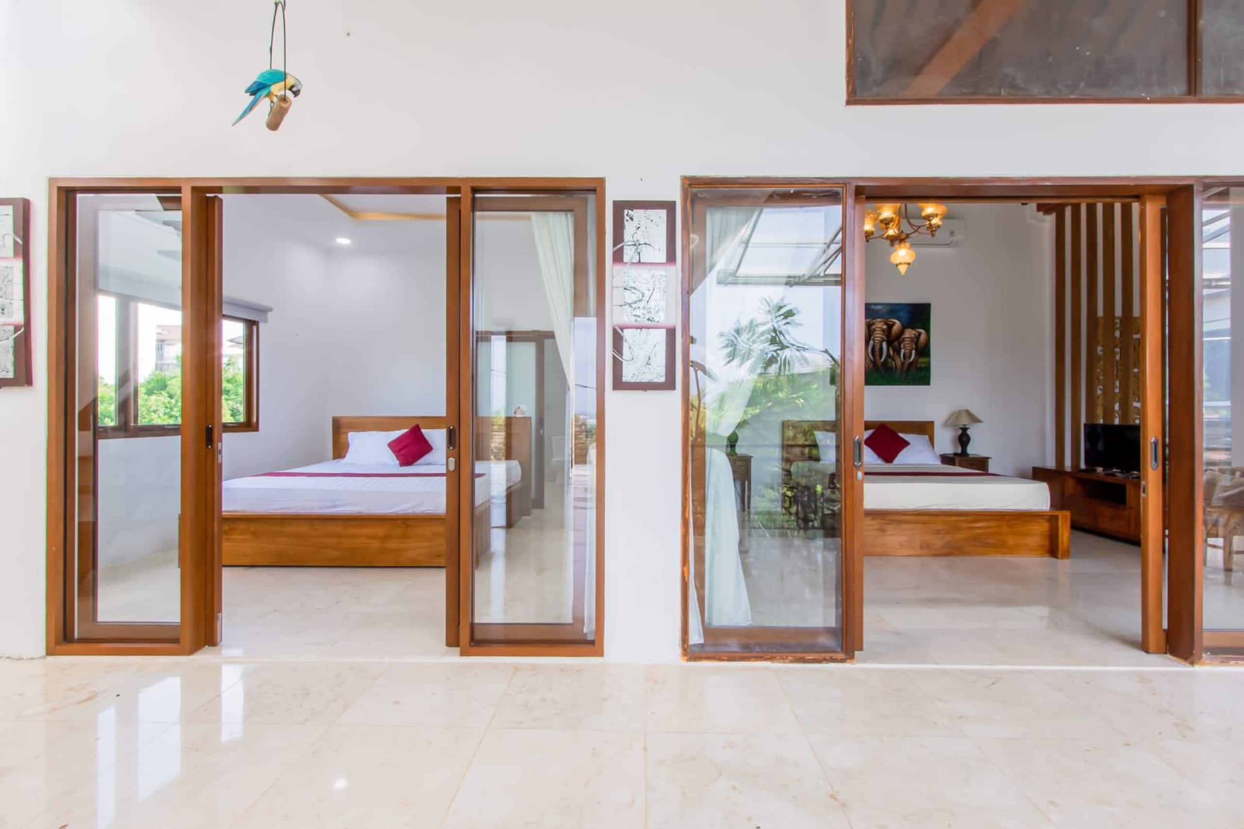 6 BR Tropical Villa with Ocean View in Jimbaran 16
