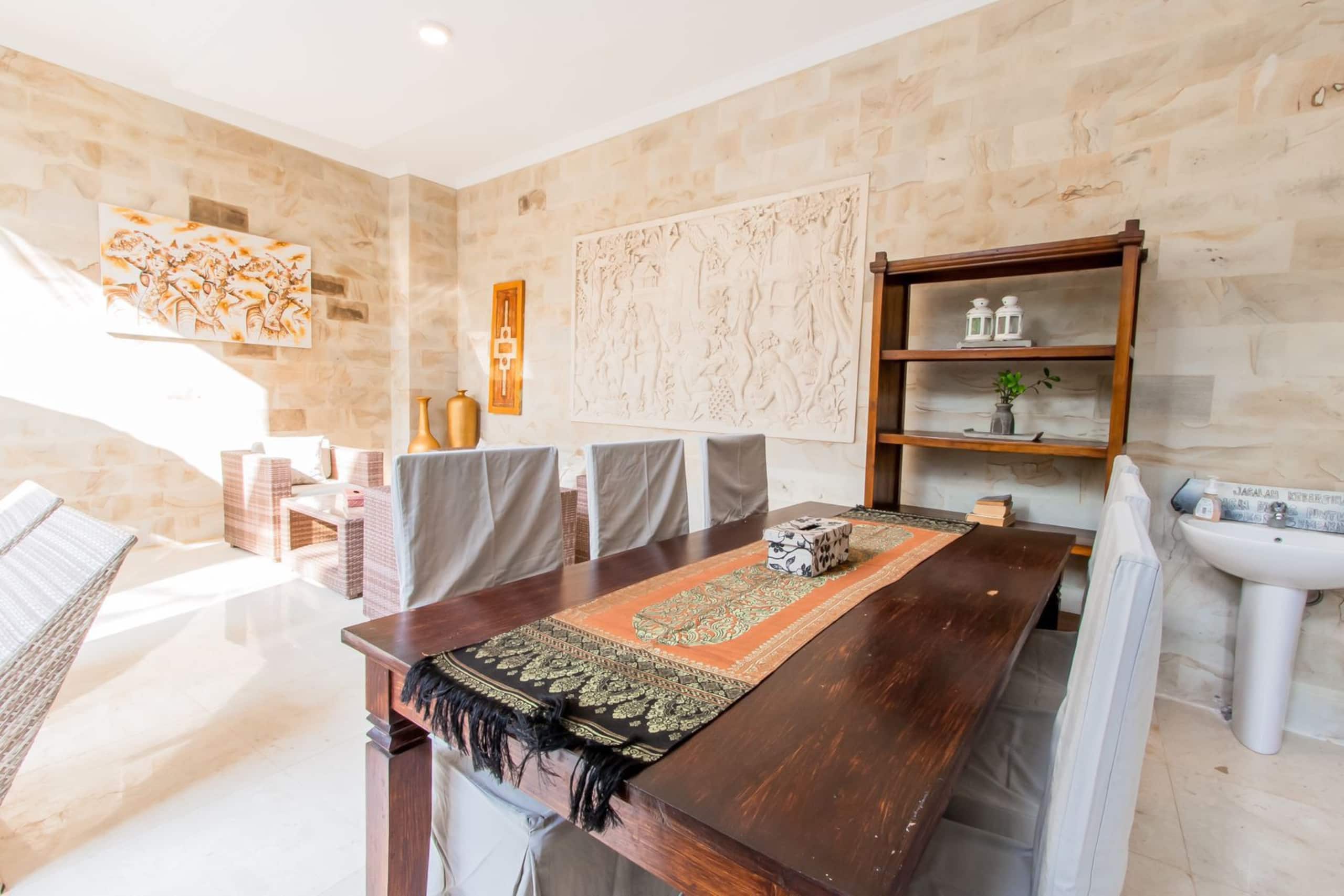 6 BR Tropical Villa with Ocean View in Jimbaran — photo 5