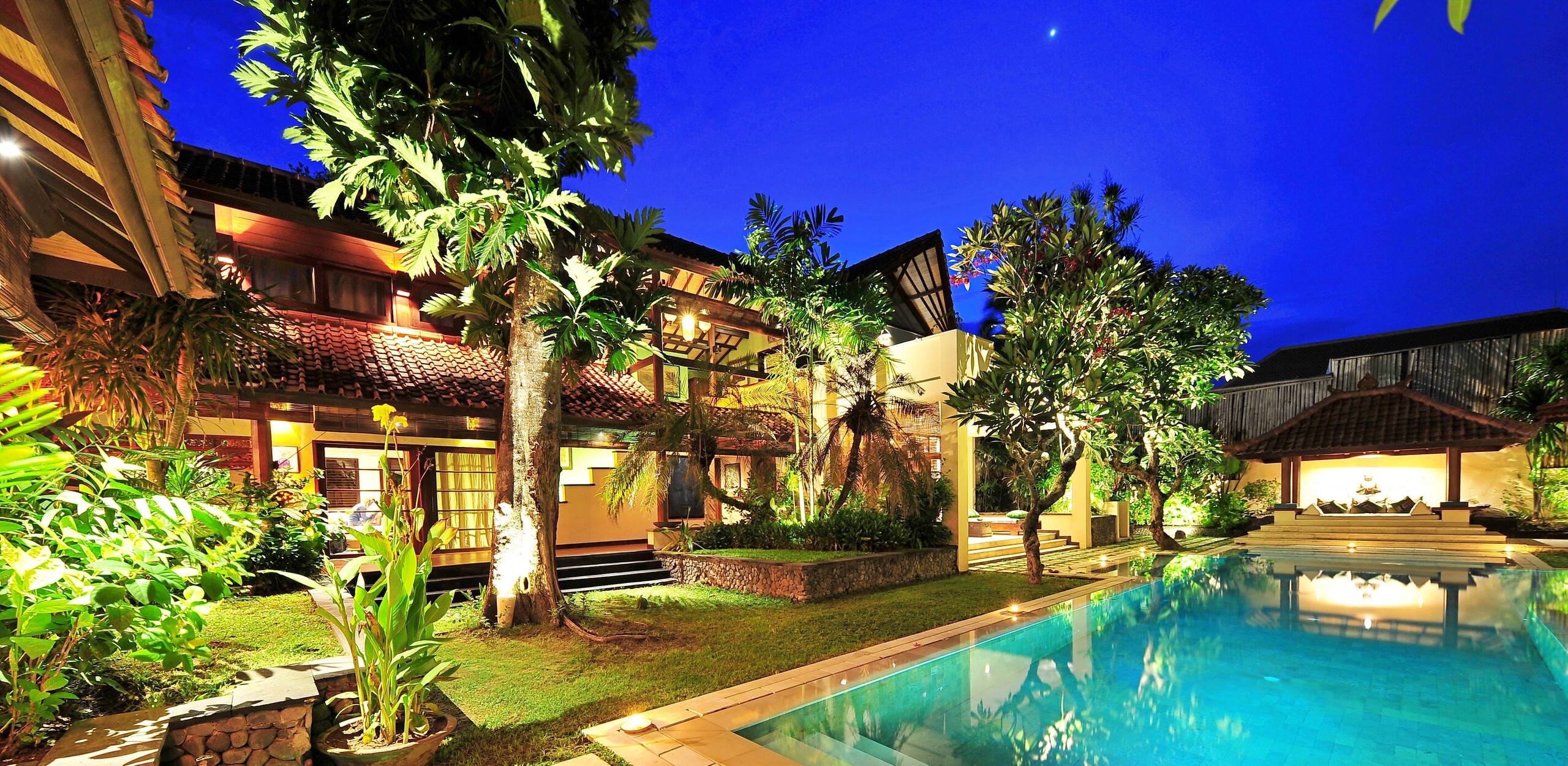 Legendary Seminyak 4BR • 16m pool villa 40