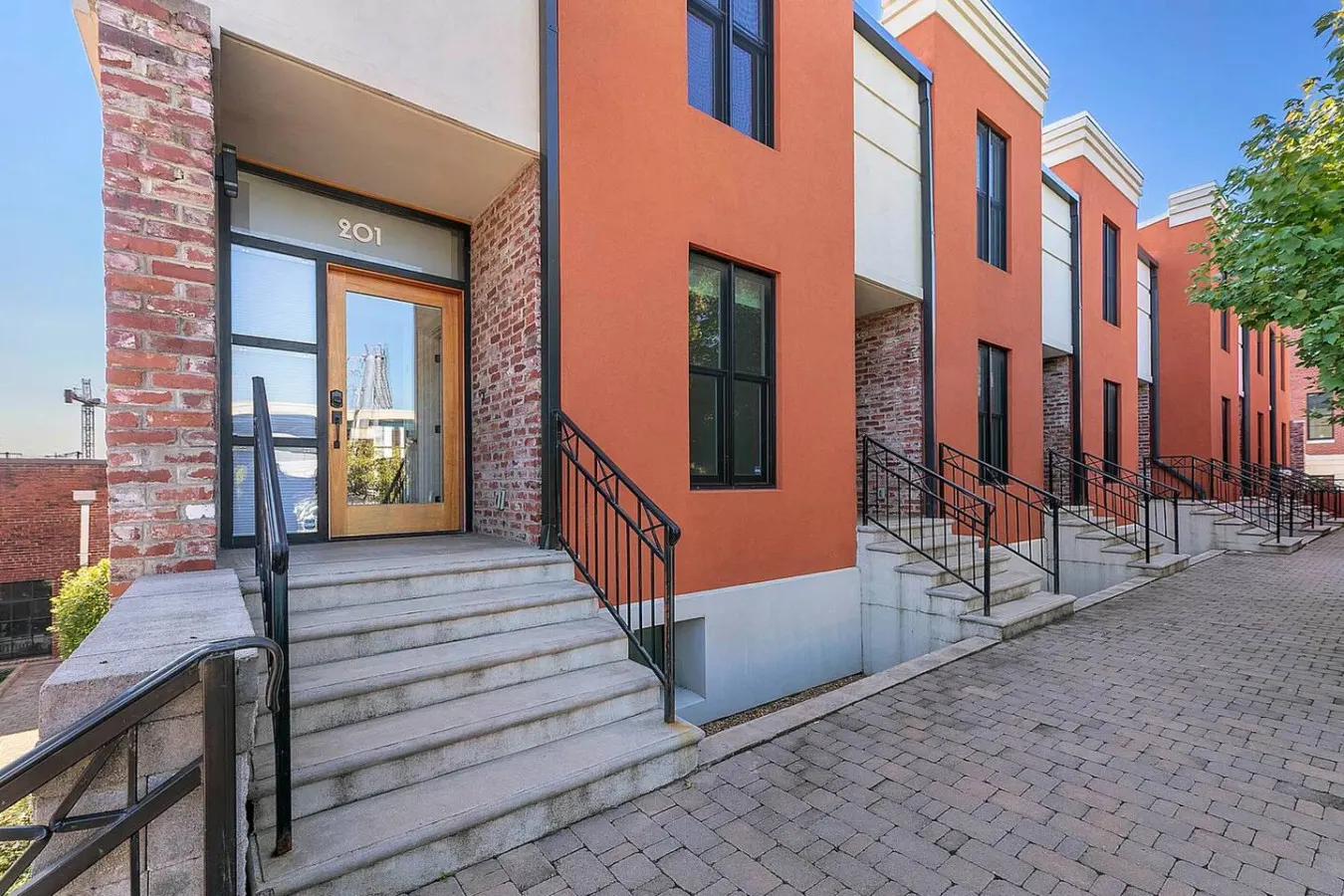 Luxury Townhome Walkable to Old City & DT Knox — photo 2