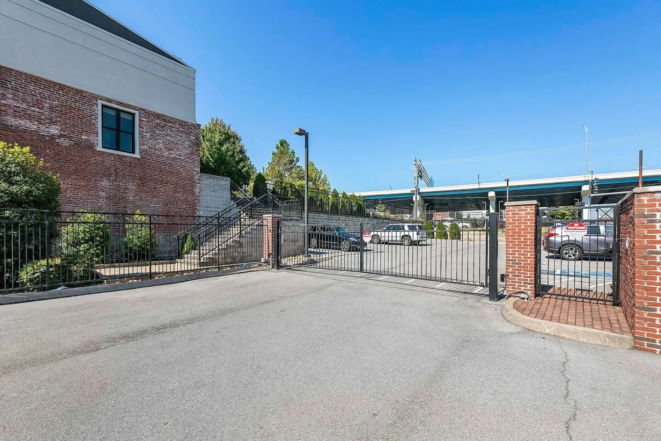 Luxury Townhome Walkable to Old City & DT Knox 7
