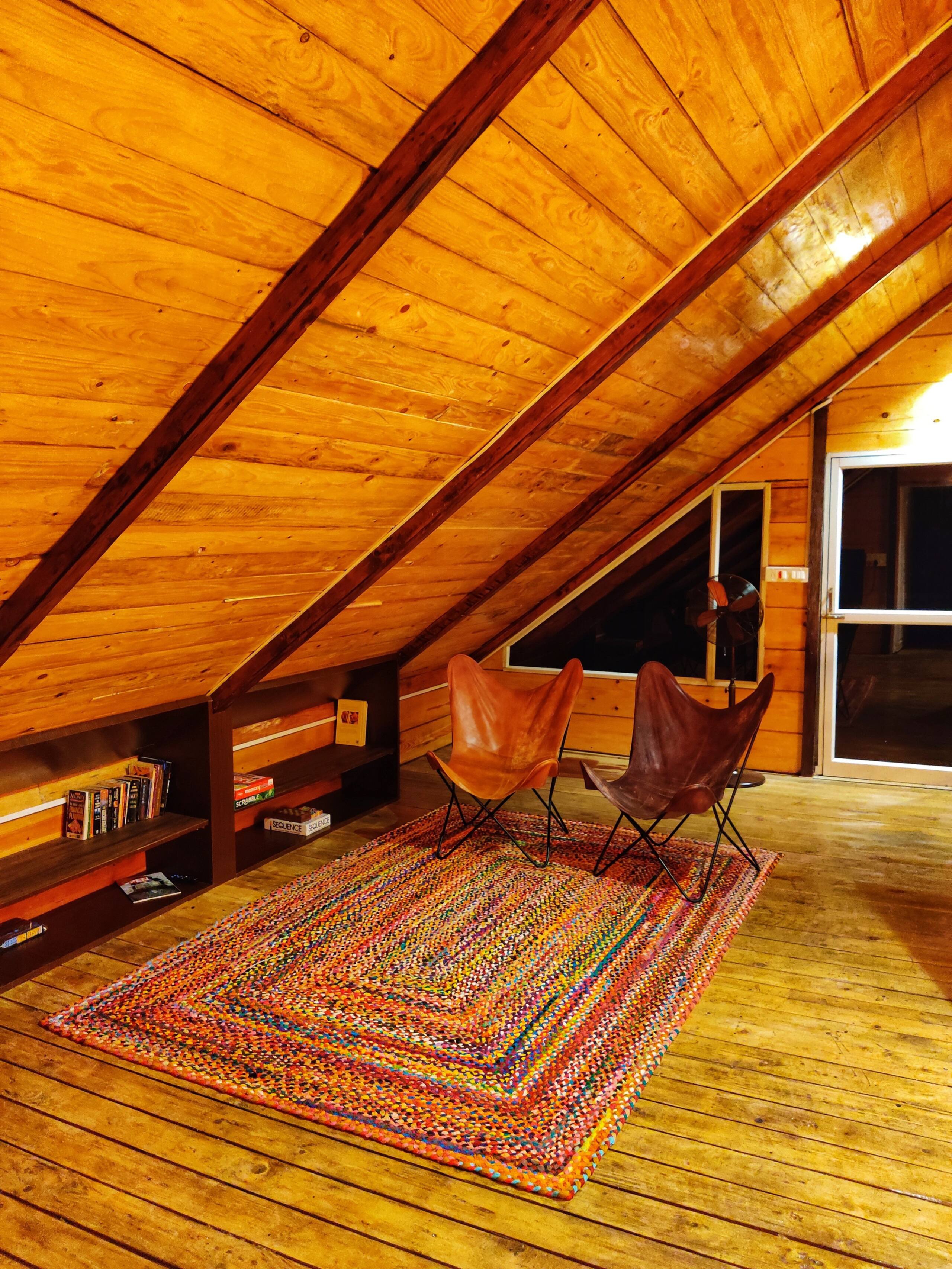 Woodpecker Estate-Wooden villa, mountain view 9