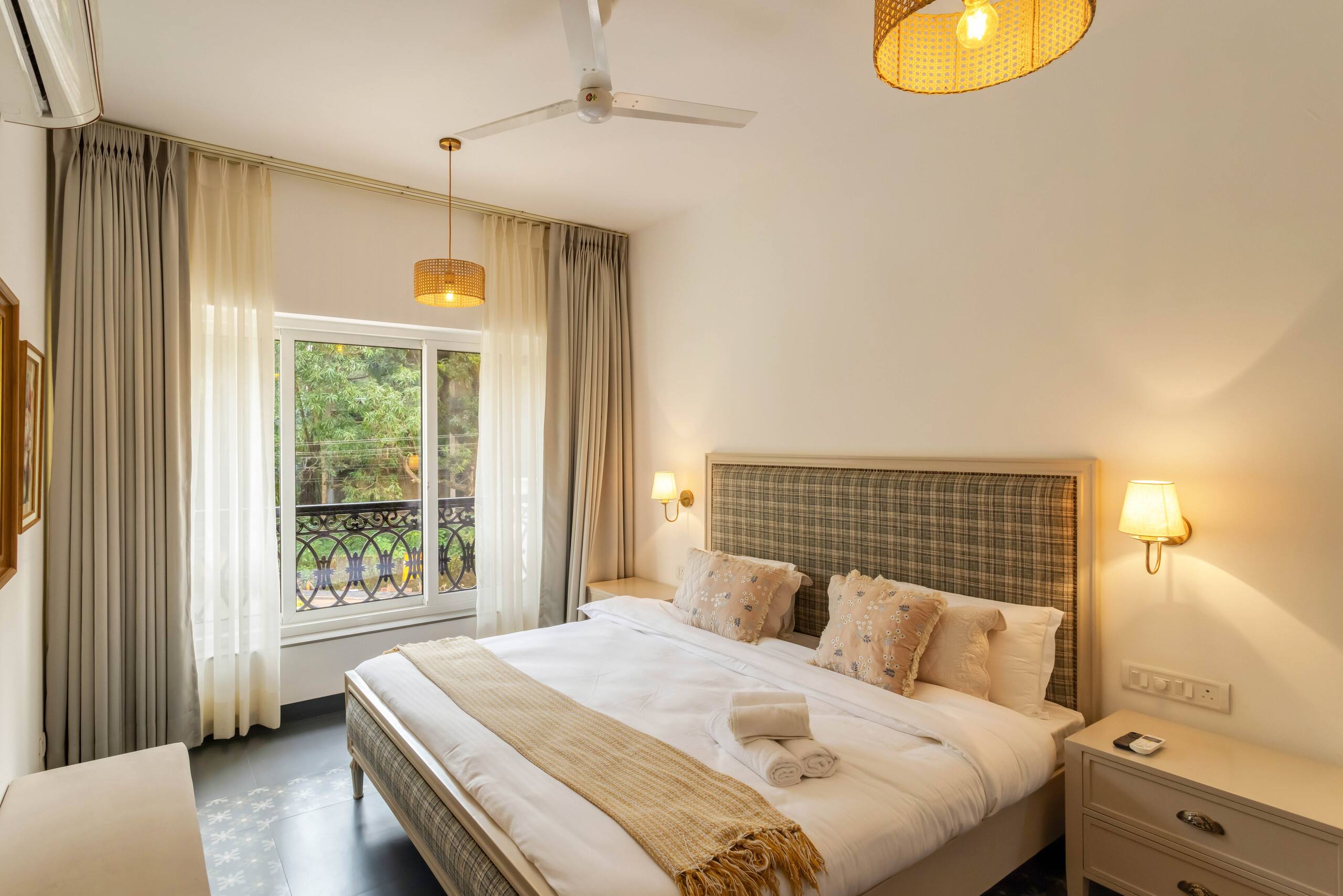 Pristine 2BHK | Rooftop Pool & Gym | 2min to Beach 25