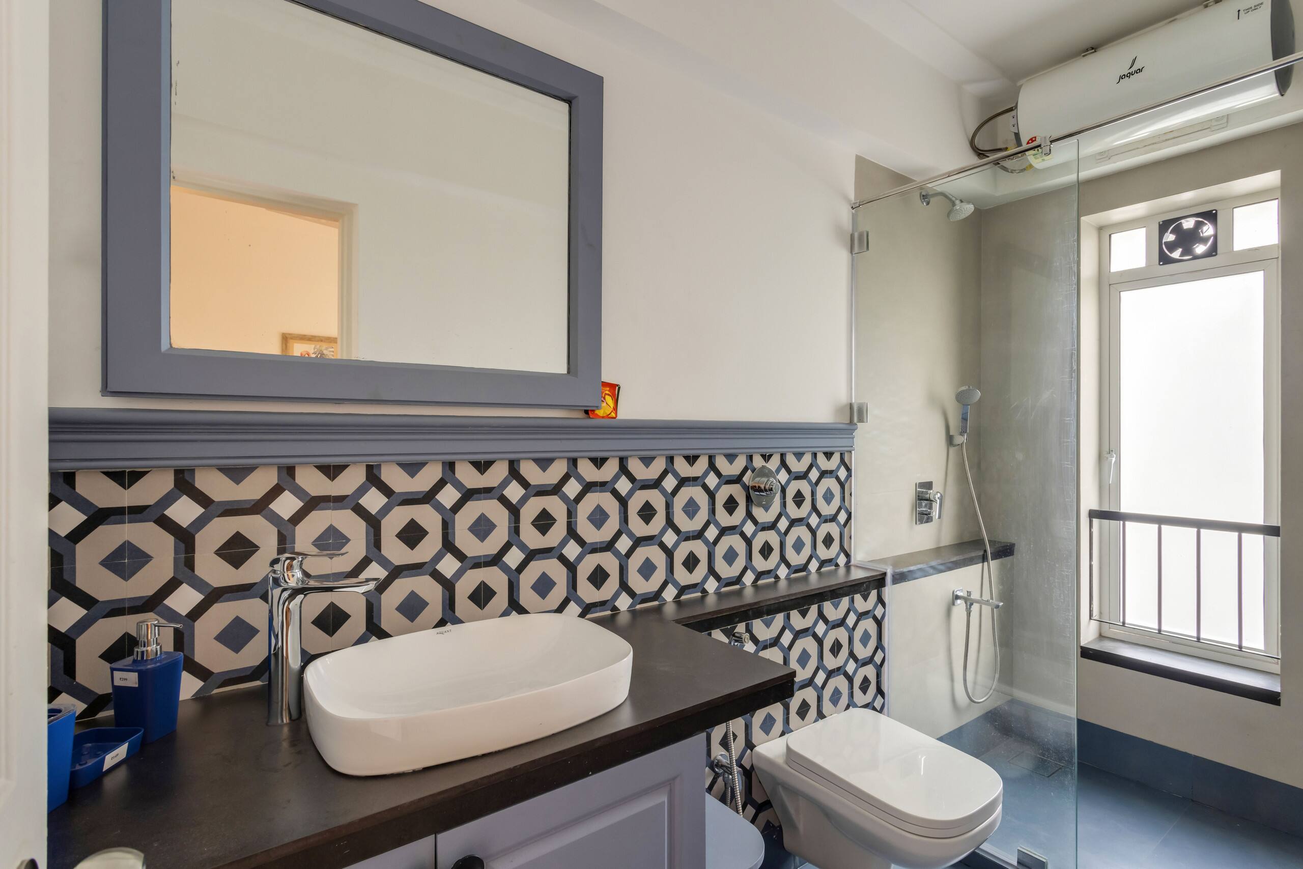 Pristine 2BHK | Rooftop Pool & Gym | 2min to Beach 28