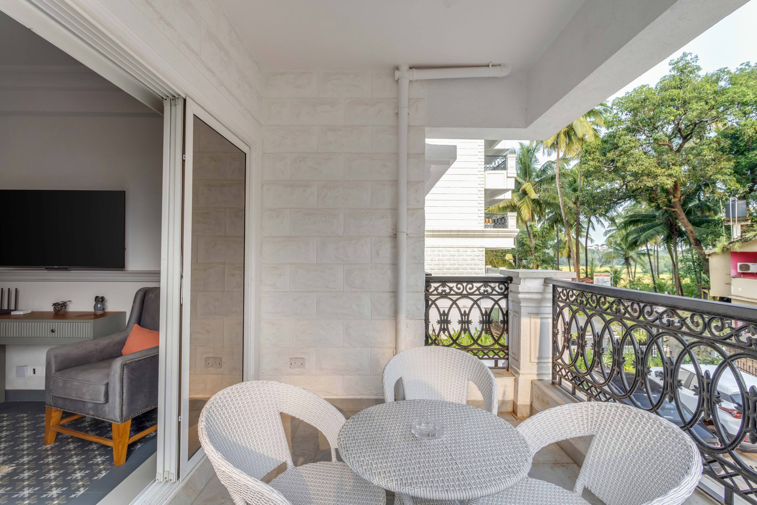 Pristine 2BHK | Rooftop Pool & Gym | 2min to Beach 32
