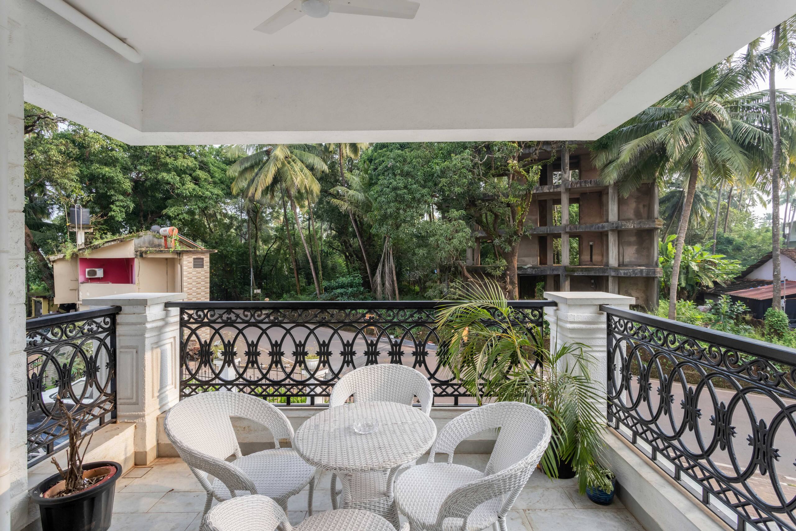 Pristine 2BHK | Rooftop Pool & Gym | 2min to Beach 31