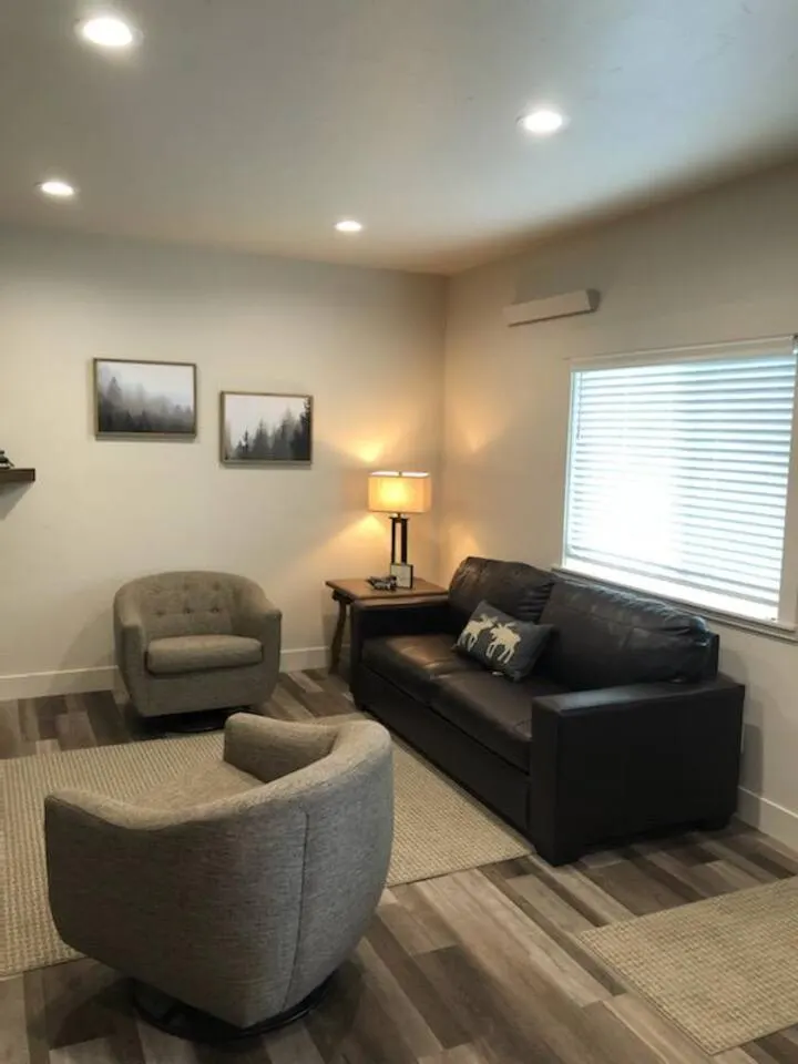 Cabin On Salmon River/Sleeps 6/ 2 Bed/ 2 Bath — photo 3