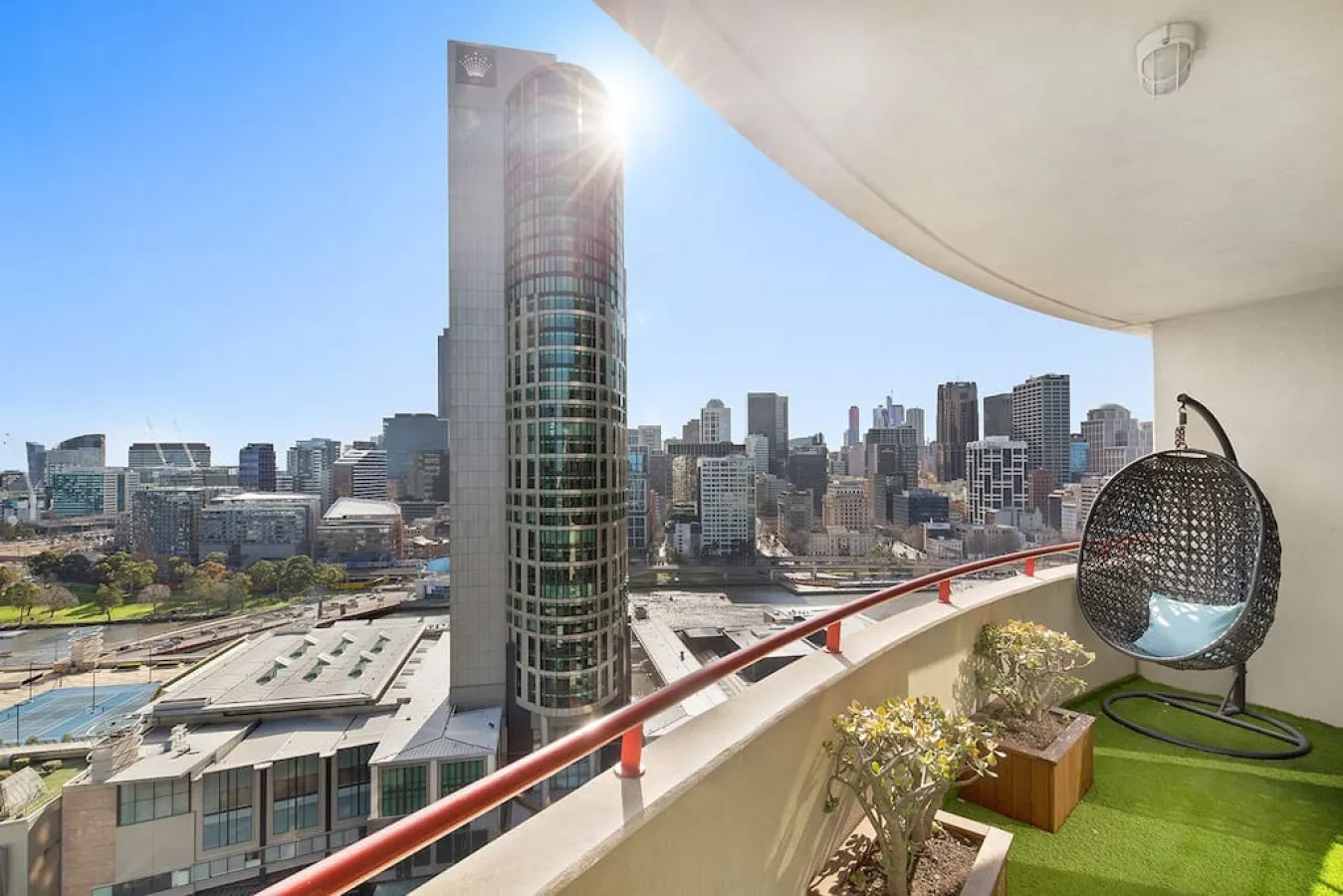 Ellie: 3 Bed, 2 Bath, Penthouse Style Apartment 13